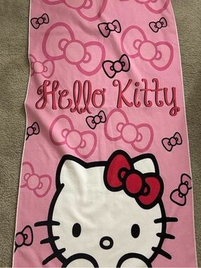 Hello Kitty Pink & Red Bow Beach Towel